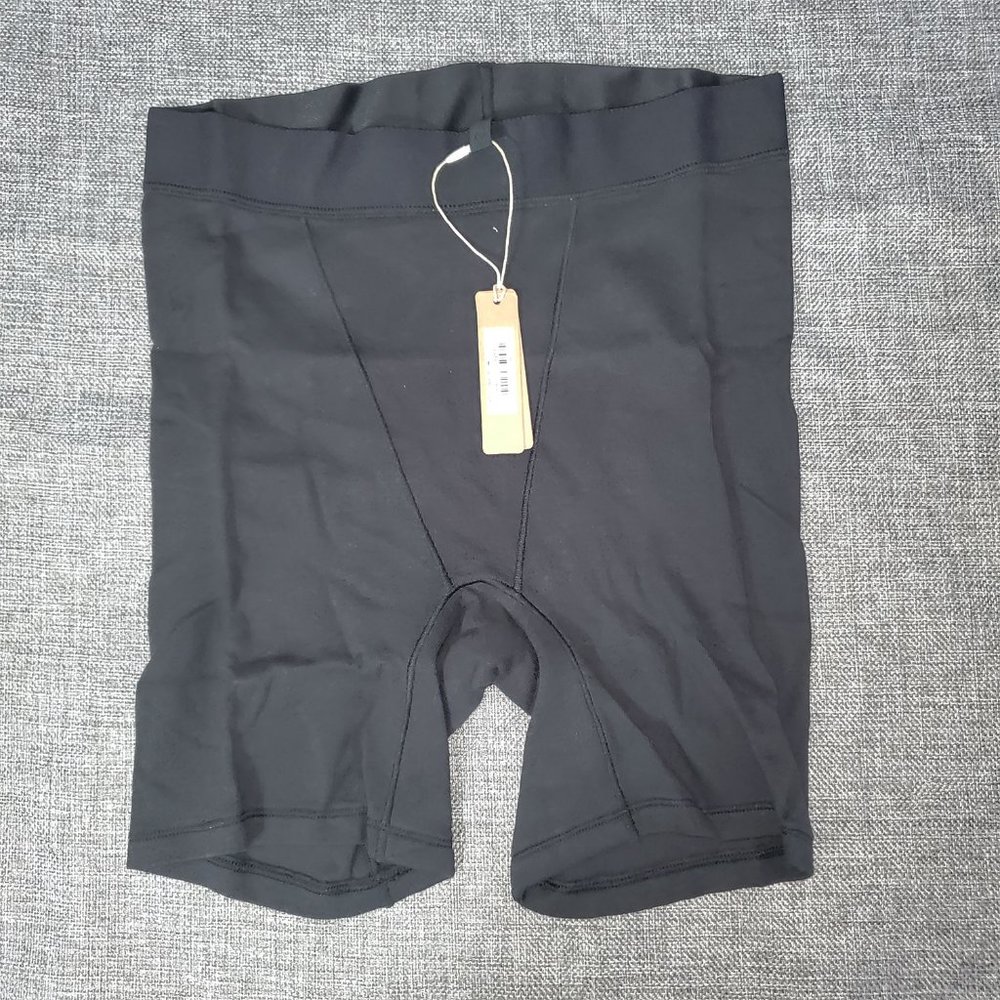 NWT SKIMS XS Logo Pointelle Boxer SOOT